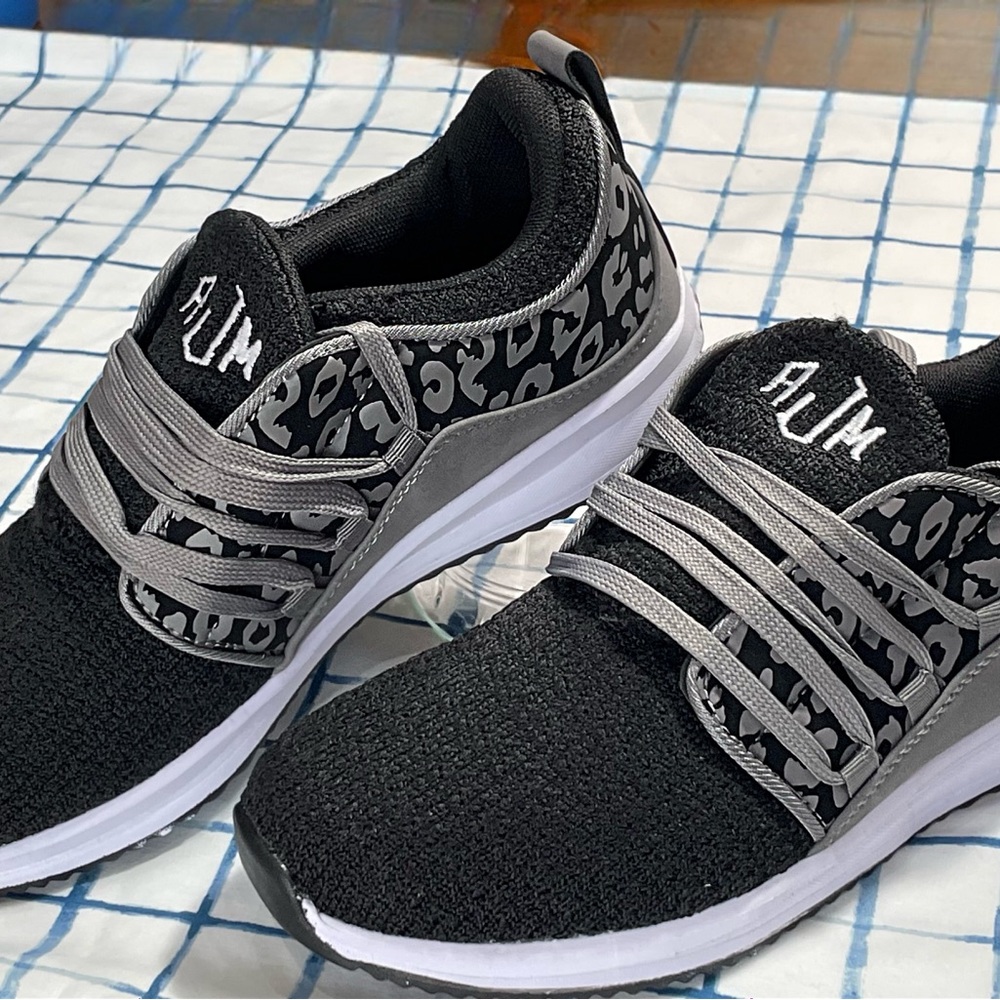 New In Box Marleylilly Onyx Leopard Sneaker.  Size 10